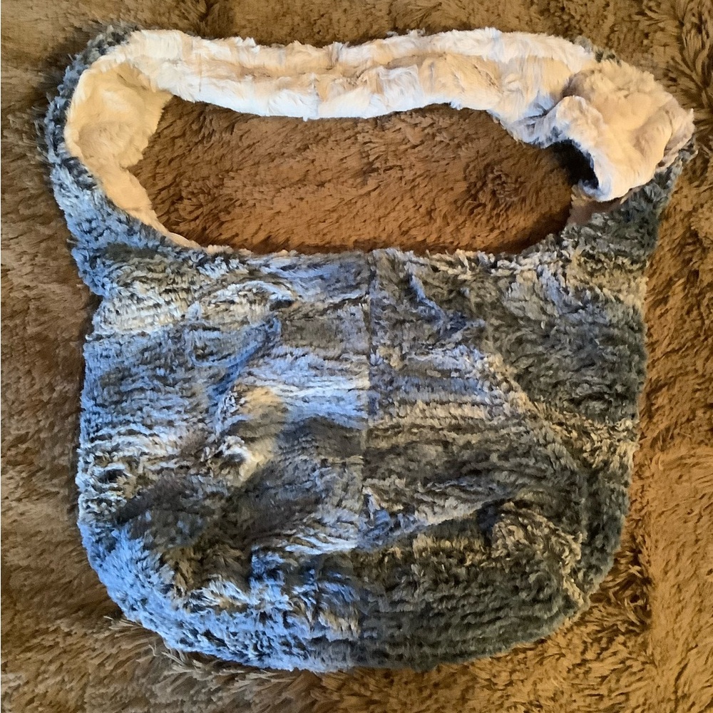 Sew Sweet Minky Reversible shoulder bag, Blue Faux Fur Women's Bag